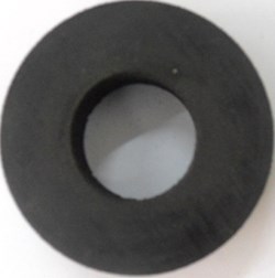 Metal rubber isolator and rubber isolator
