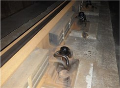 Double-block non-ballasted track  with the rail vibration absorbers