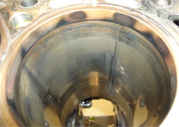 Cylinder bore scuff