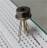 Micro film resonant sensor and its measuring system