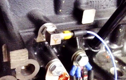 Mounted 3D accelerometer on the straight-4 compression ignition engine