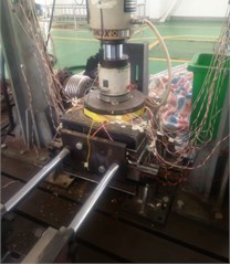 Confined compression test device