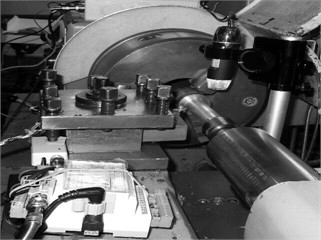 Monitor procedures: a) sensor fusion, b) data logger, c) tool holder, workpiece, accelerometer, digital microscope, d) data acquisition, e) electrical equipment, 80I-600 AC, f) Sandvik type B210