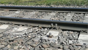 General view of the track with vibration sensors installed