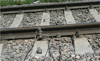 General view of the track with vibration sensors installed