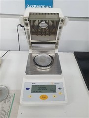 Mini laboratory device PWG MA35M for determining the moisture content of the molding mixture.