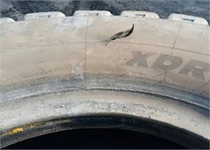 Tearing of sidewall rubber by contact with foreign objects