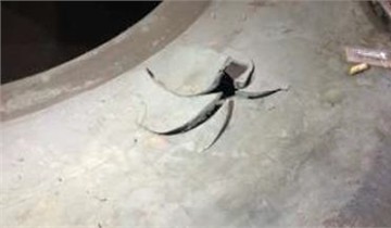 Tearing of sidewall rubber by contact with foreign objects
