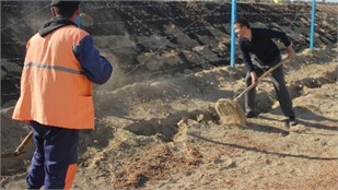 Installation of Geomats on the Slope at Qorlitog’-Kiyikli Section. Photos were taken  by the article’s author A. Sh. Uralov during field research on the Bukhara-Miskin  railway line (Qorlitog’-Kiyikli section) in November 2024