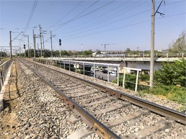 In the transition section, increased vibration of the road's upper structure occurs due to the deformation of the embankment soil, leading to the crushing of ballast materials. The photograph taken by the second author on August 25, 2025, depicts the process of examining issues in the railway superstructure elements at the junction zone between the earthwork and the bridge