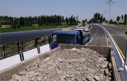 Field load testing and deformation monitoring under truck load  (continuation of Fig. 3; photo by first author, 15 May 2025)