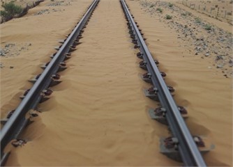 a) Sand accumulation on the track superstructure; b) sand accumulation in a turnout (switch). Photos by A.Sh. Uralov, during field research conducted in April 2025 on the Bukhara-Miskin railway line (Qorlitog‘-Kiyikli section)