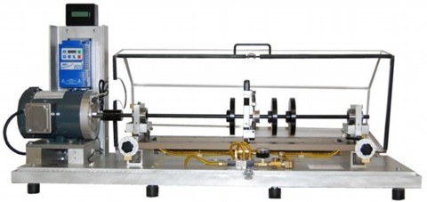 The test bench and the layout of the three sensors: a) the picture of the test bench;  b) schematic diagram of the three sensors’ layout