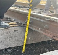 Installation process of under-sleeper elastic pads in the rail joint zone. Photos by the second author on November 21, 2025, illustrate the process of experimental studies on the installation of elastic pads