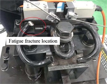 Simulation and experimental results of fatigue life analysis. Photo by the author on March 6, 2026, at the Mechanics Laboratory in Qingdao