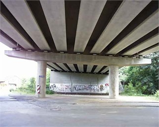 Views of the Spyckstraße bridge. by the authors, on 16.10.2024, on the Spyckstraße Road in the city of Kleve (Germany)
